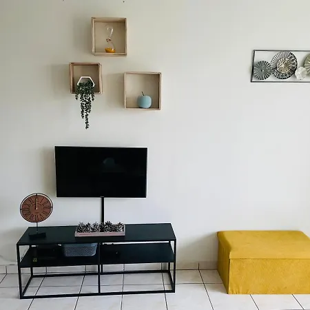 Apartment Spacieux Studio Sans Vis A Vis Chelles (Seine-et-Marne)